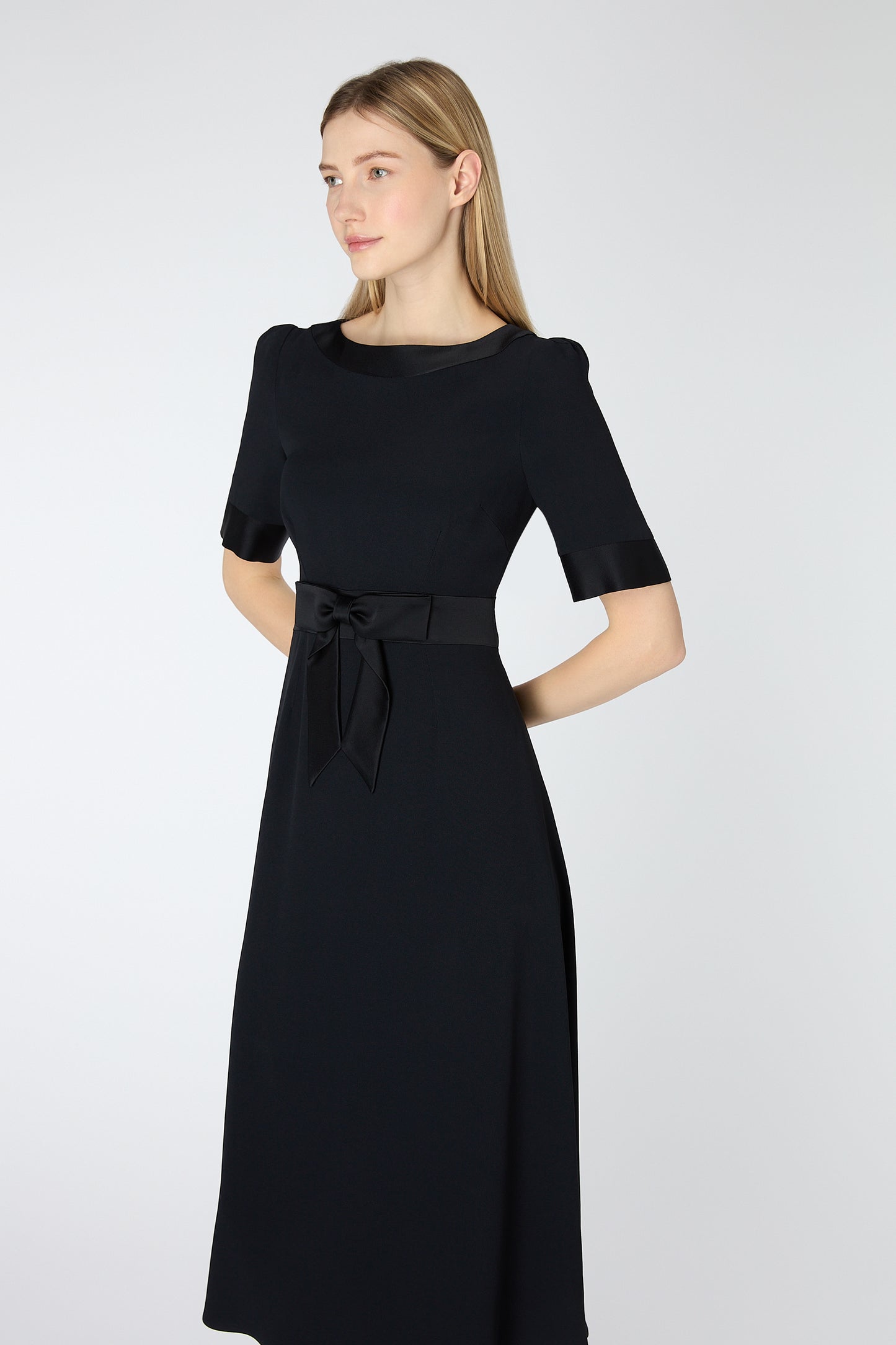 Savannah Cady Midi Dress - Dark Navy